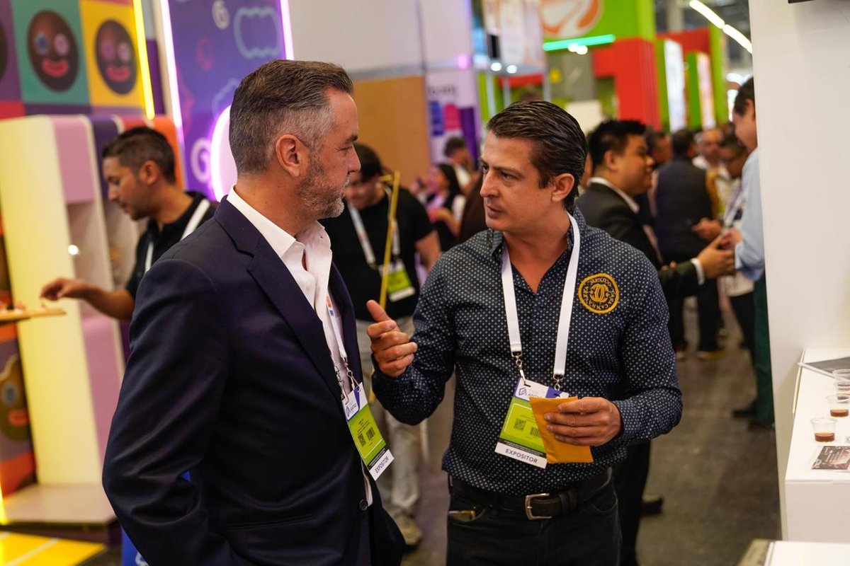 EMPRESARIOS Y AUTORIDADES ESTATALES INAUGURAN EL PABELLÓN CAMPECHANO EN LA EXPO ANTAD 2025, SECRETARÍA DE DESARROLLO ECONÓMICO