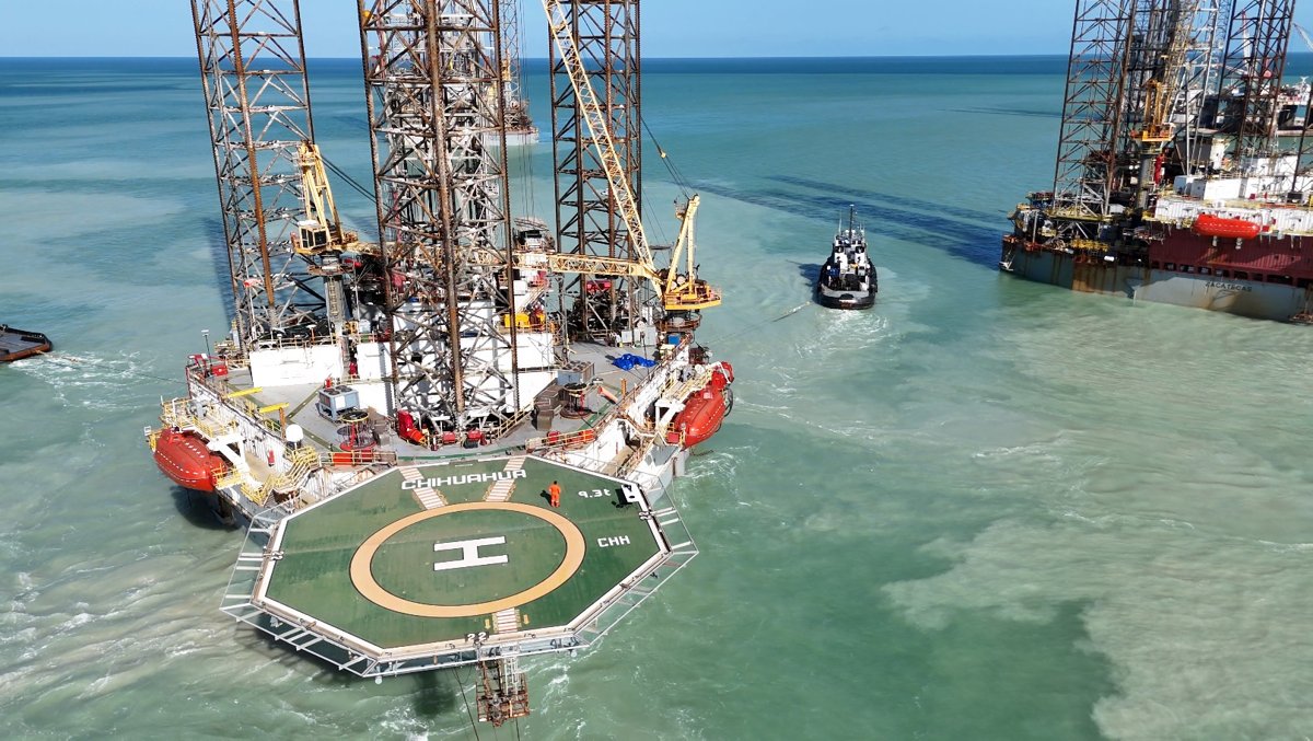 UNA NUEVA PLATAFORMA AUTOELEVABLE DENOMINADA JACK CHIHUAHUA, HA LLEGADO AL PUERTO DE SEYBAPLAYA