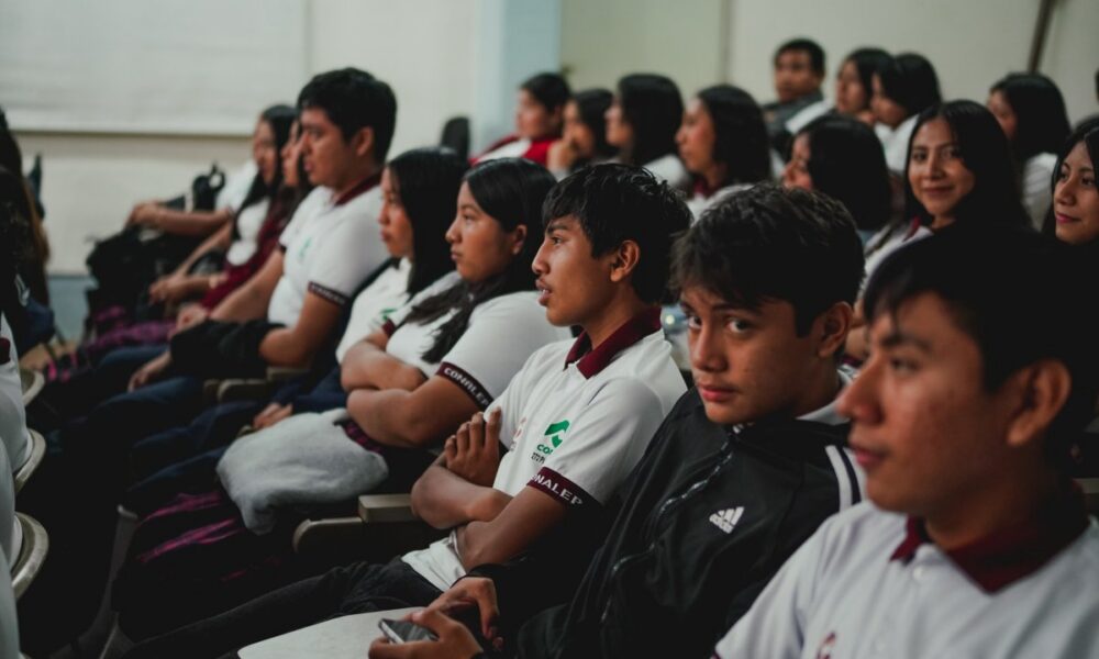 CONFERENCIA POR PARTE DE LA SECRETARÍA DE INCLUSIÓN EN PLANTEL DZITBALCHÉ