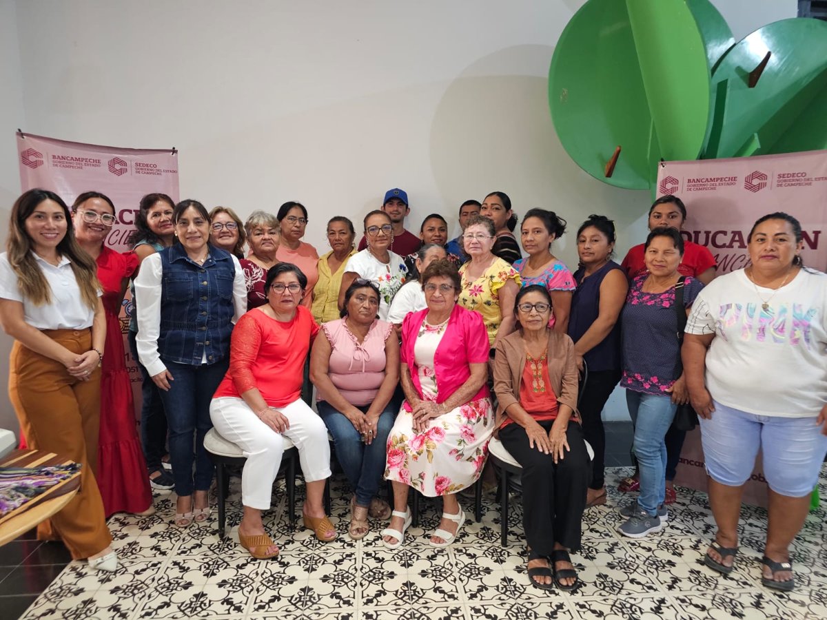 BANCAMPECHE IMPARTE TALLER “BUSCANDO MI LIBERTAD FINANCIERA” A MUJERES ARTESANAS