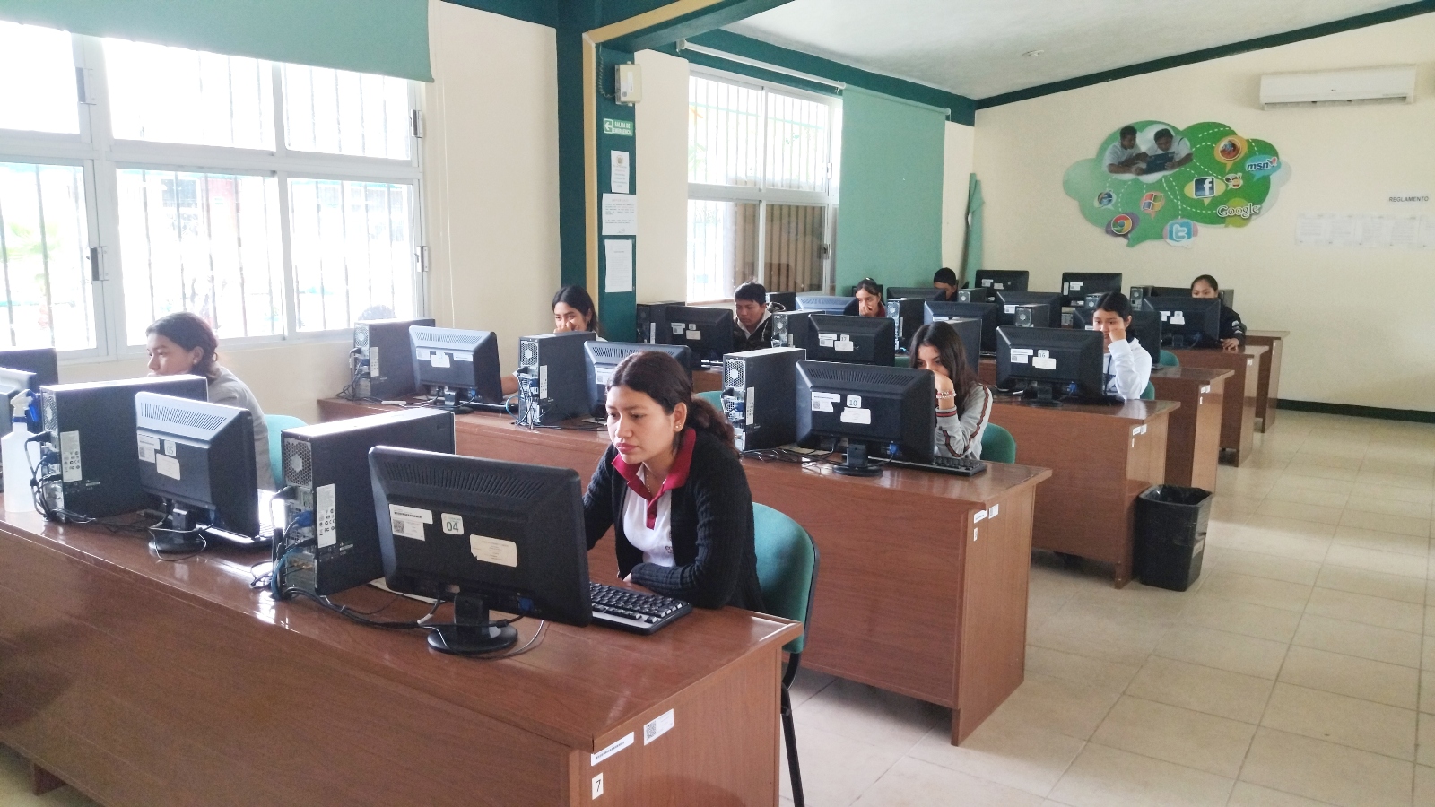 22 ESCUELAS DEL COBACAM CUENTAN CON INTERNET DEL JAGUAR
