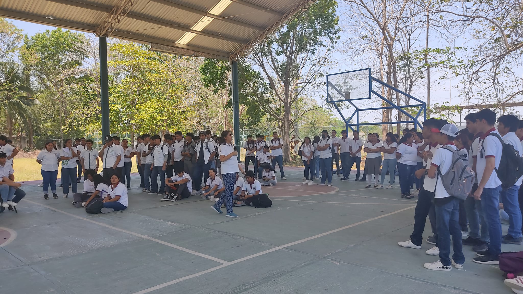 IMPARTE SECRETARÍA DE SALUD PLÁTICAS A JÓVENES DEL COBACAM