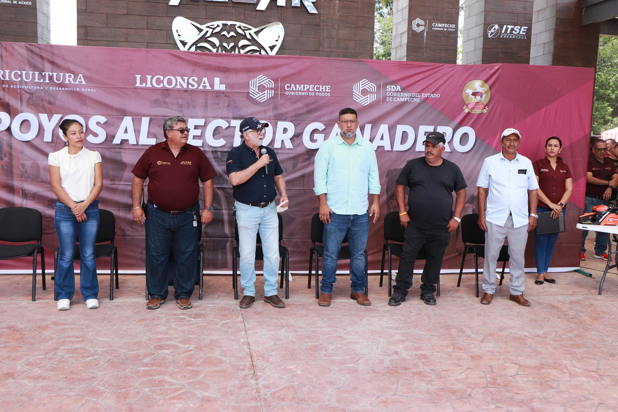 ENTREGA DE INSUMOS A PRODUCTORES EJIDALES DE ESCÁRCEGA