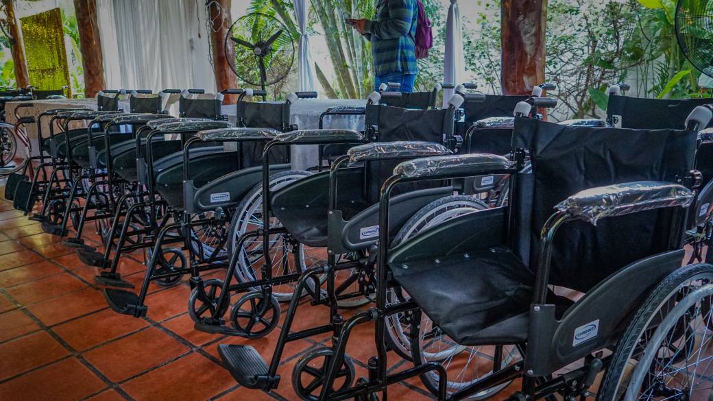 LA SDA ENTREGÓ APARATOS FUNCIONALES, EN CIUDAD DEL CARMEN