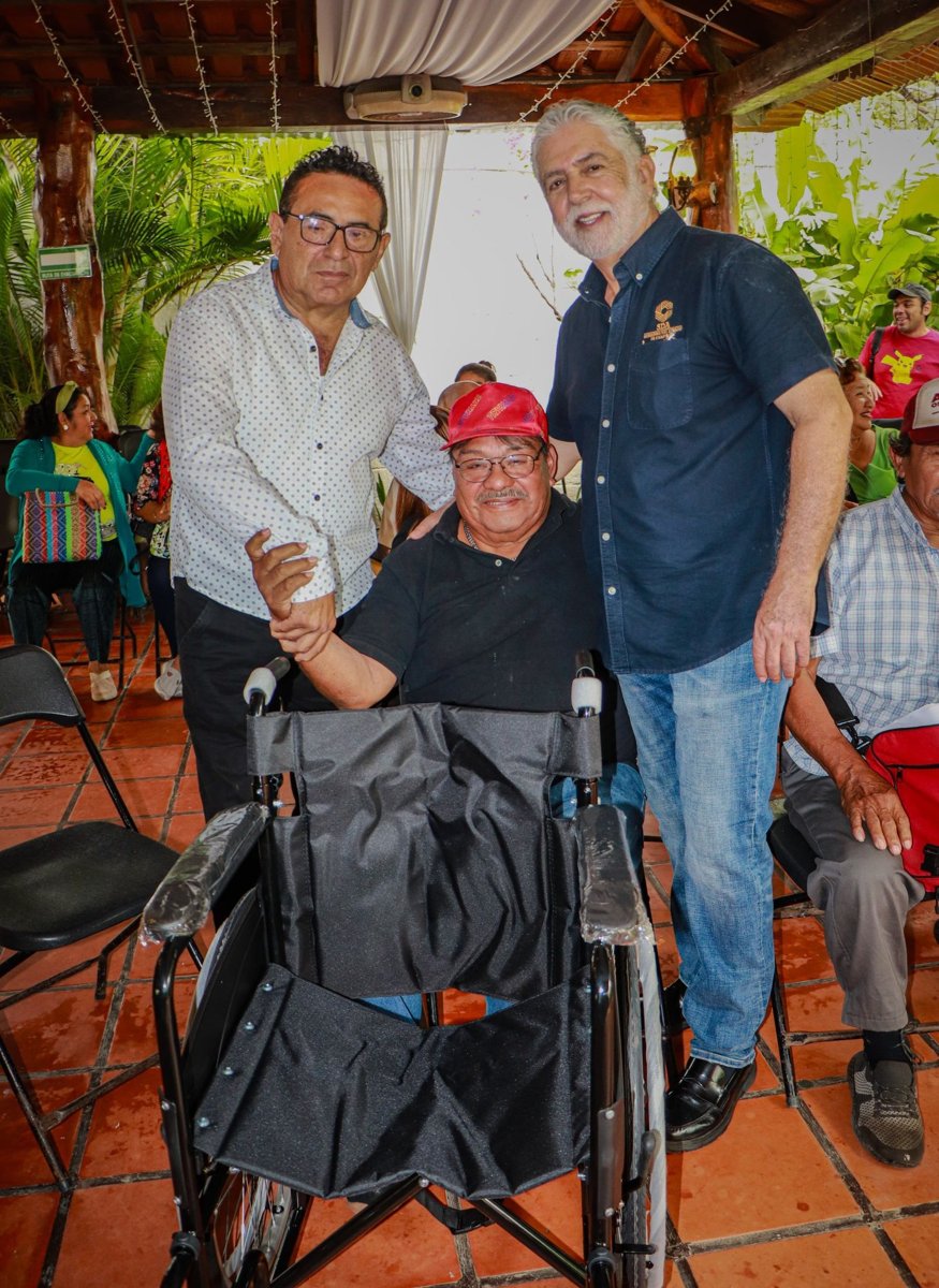 LA SDA ENTREGÓ APARATOS FUNCIONALES, EN CIUDAD DEL CARMEN