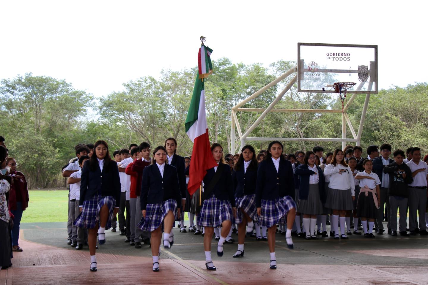 RETORNAN A SUS AULAS MÁS DE 10 MIL ALUMNOS DEL COBACAM