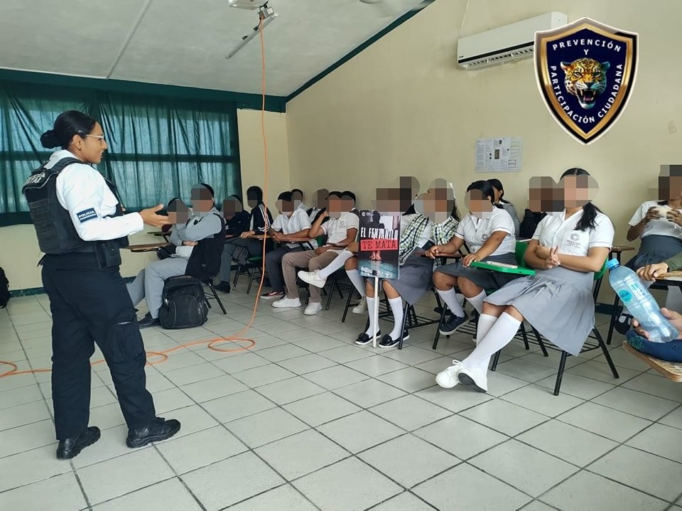 SPSC IMPARTE PLÁTICA SOBRE VIOLENCIA DIGITAL EN EL COBACAM 19 EN CARMEN