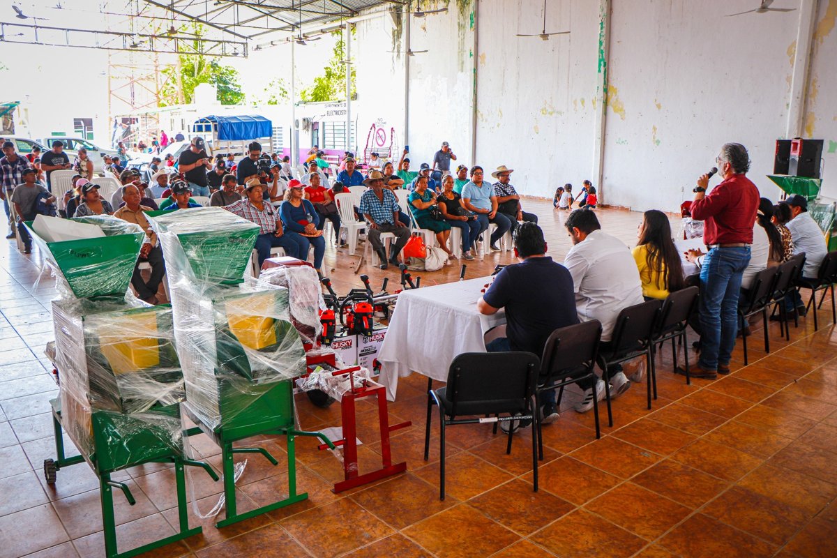 ENTREGA DE PAQUETES AGRÍCOLAS A BAJO COSTO EN CANDELARIA