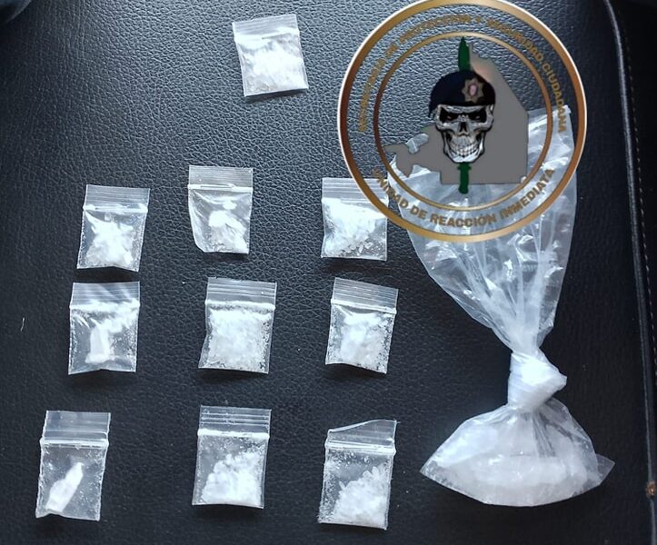 SPSC ASEGURA A SUJETO EN POSESIÓN DE PRESUNTA DROGA EN CHAMPOTÓN