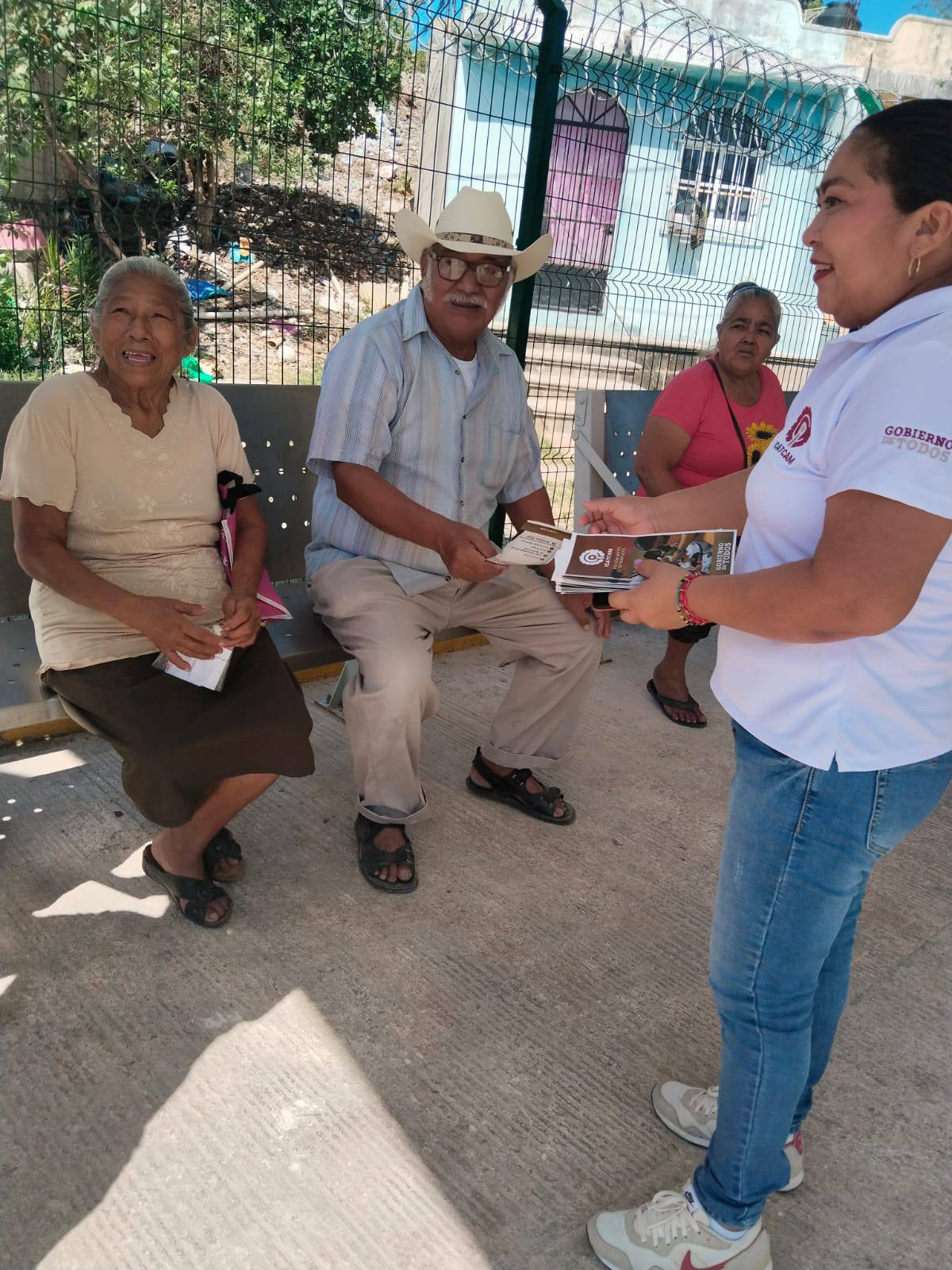 “VOLANTEO DEL ICAT ACCIÓN MÓVIL SEYBAPLAYA EN COLONIAS CARMELITA Y SANTA CLARA DEL MUNICIPIO DE SEYBAPLAYA” El ICAT ACCIÓN MÓVIL SEYBAPLAYA MES CON MES REALIZA ACTIVIDADES DE PROMOCIÓN Y DIFUSIÓN CON MOTIVO DE LLEVAR A M