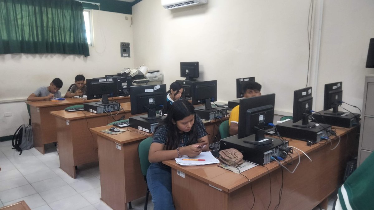 TRES MIL 800 ESTUDIANTES PRESENTAN EXAMEN DE ADMISIÓN EN EL COBACAM