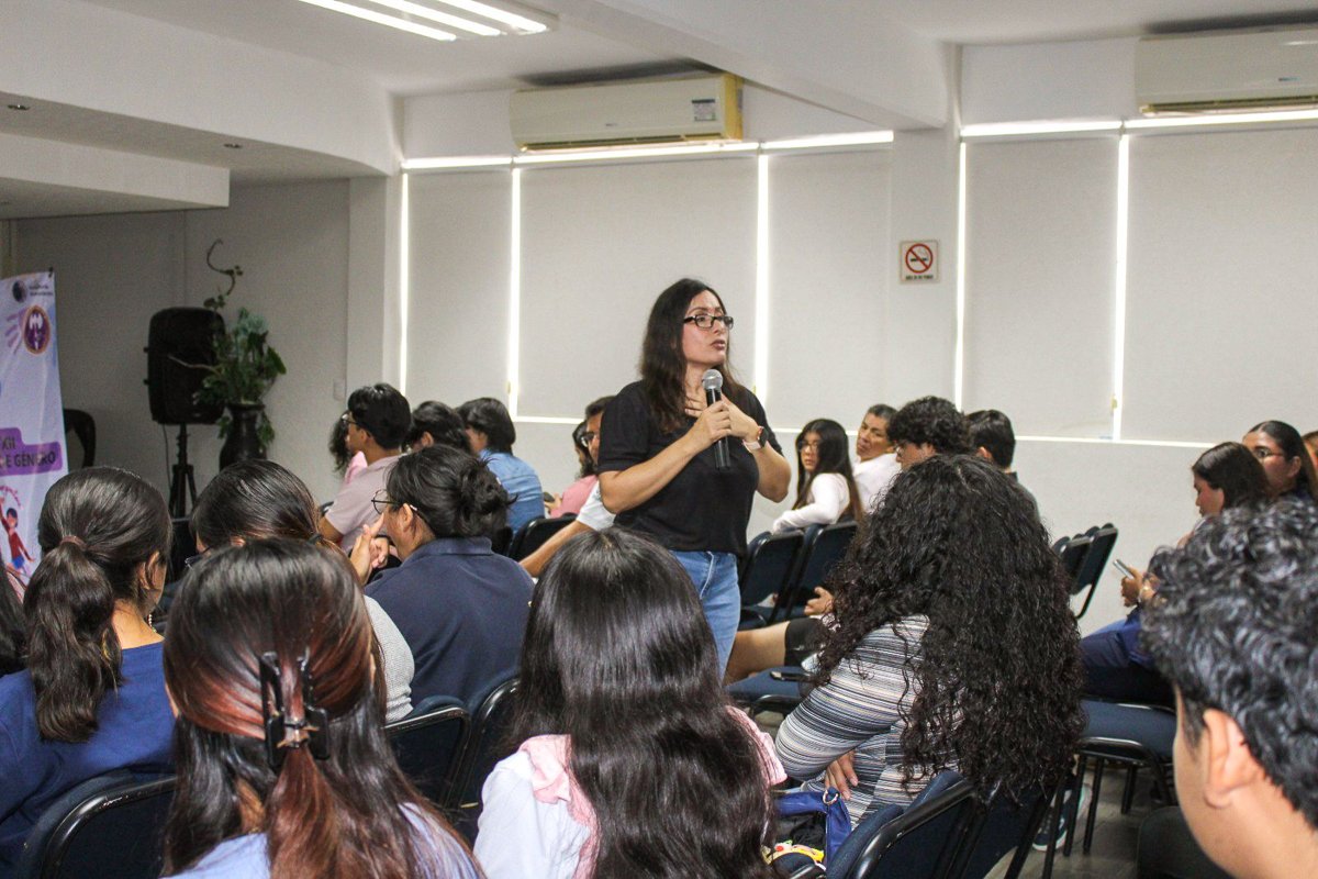 IMEC IMPARTE PLÁTICA PARA LA PREVENCIÓN DE LA VIOLENCIA DIGITAL EN LA UACAM