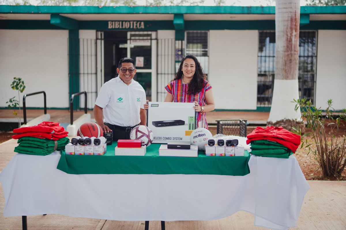 ENTREGA DE MATERIAL DE TRABAJO A PERSONAL CONALEP PLANTEL DZITBALCHÉ