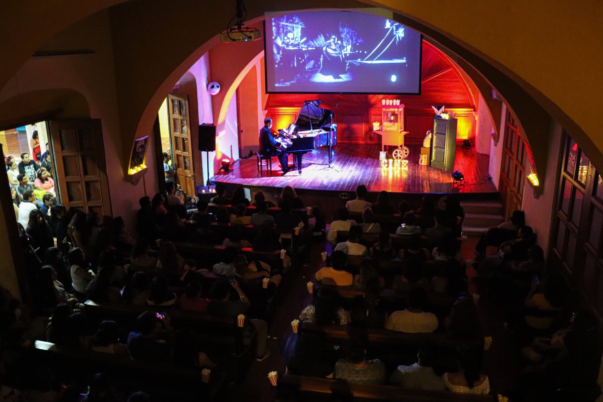 "VIERNES DE RECITAL" ESTRENA PIANO-CINEMA EN “EL CLAUSTRO”