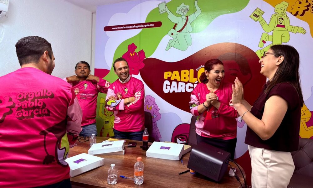 PRESENTACIÓN DE EMBAJADORES Y BECARIOS
