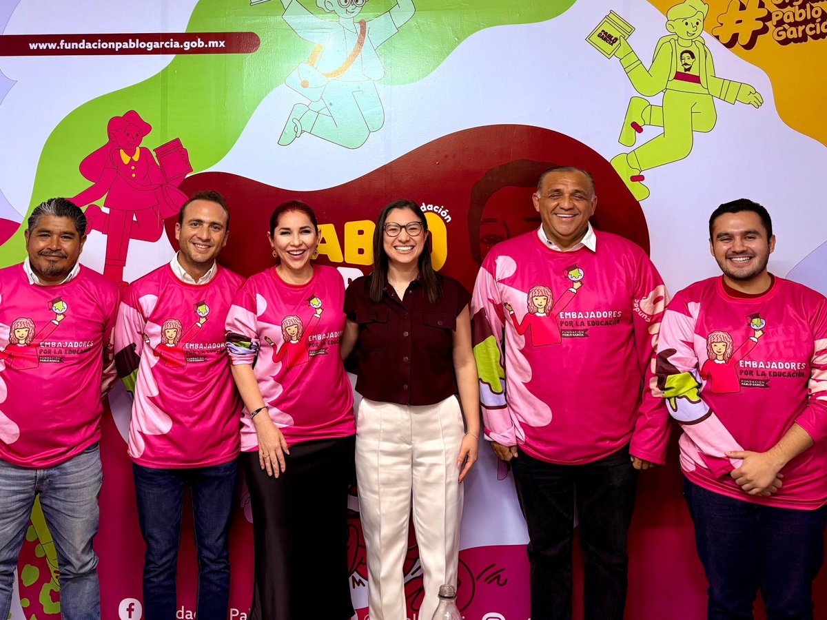 PRESENTACIÓN DE EMBAJADORES Y BECARIOS