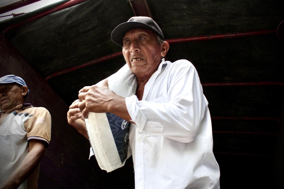 LA SDA IMPULSA EL CAMPO CON ENTREGA DE FERTILIZANTE EN DZITBALCHÉ