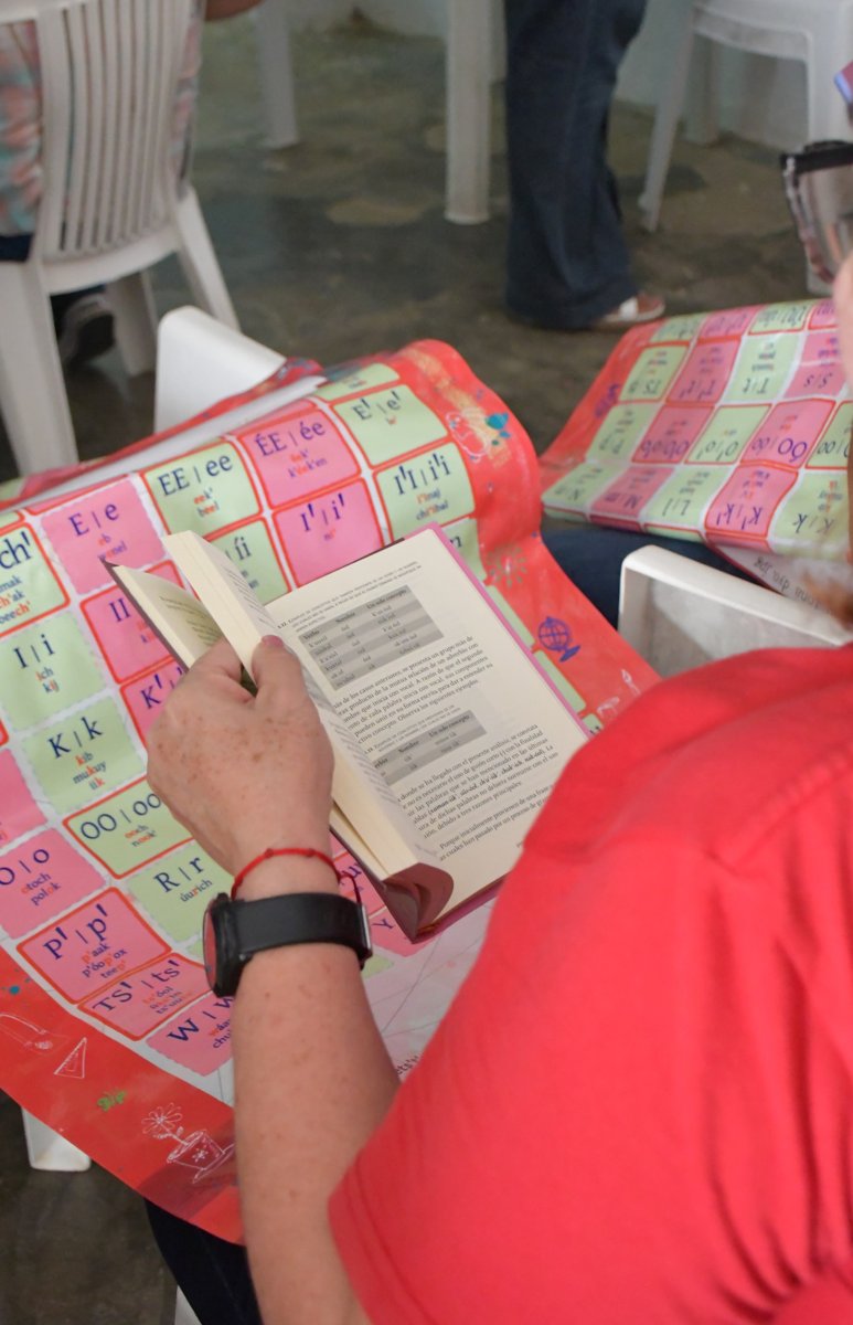 LA SECRETARÍA DE INCLUSIÓN ENTREGA MATERIALES EN LENGUA MAYA AL ÁREA FEMENIL DEL CERESO DE KOBÉN