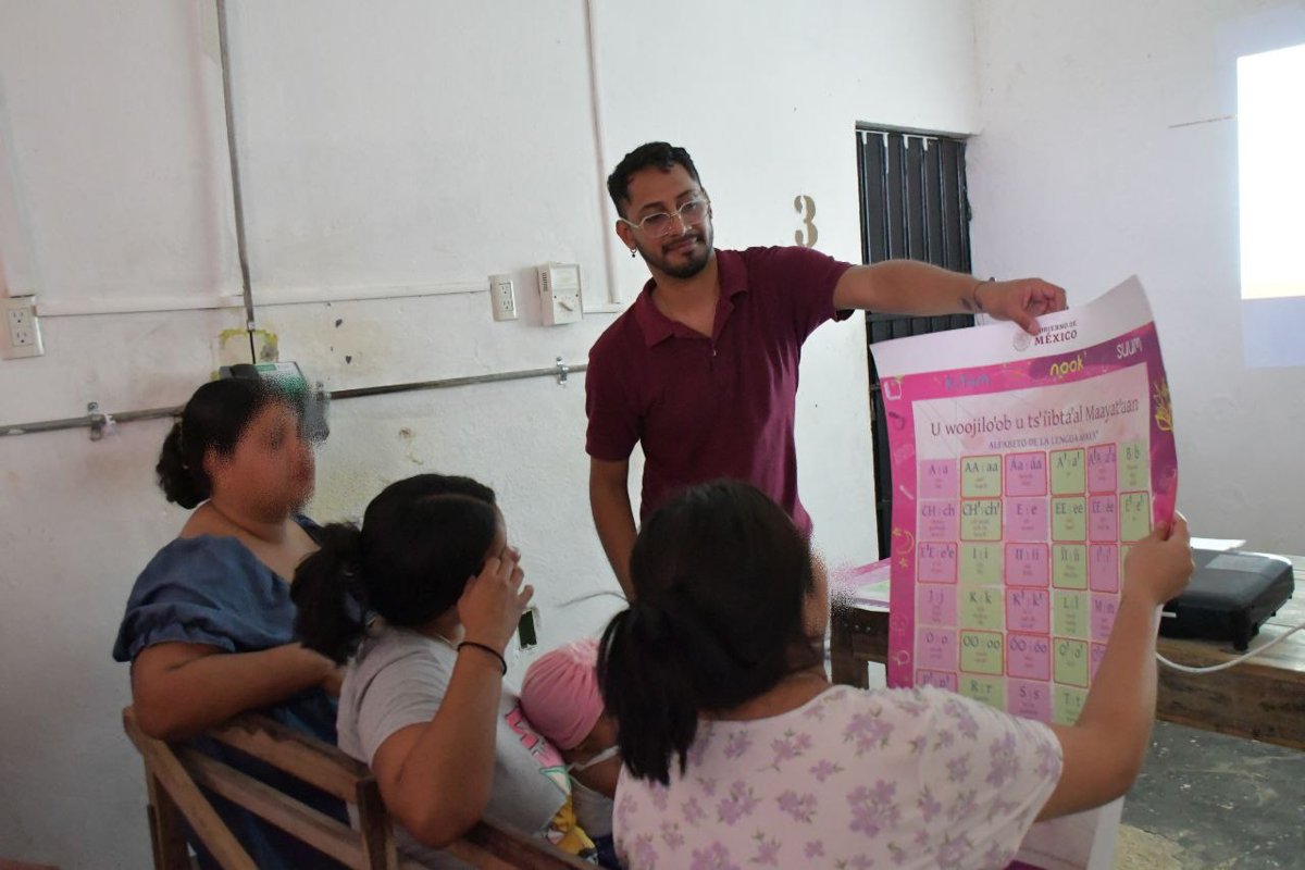 LA SECRETARÍA DE INCLUSIÓN ENTREGA MATERIALES EN LENGUA MAYA AL ÁREA FEMENIL DEL CERESO DE KOBÉN