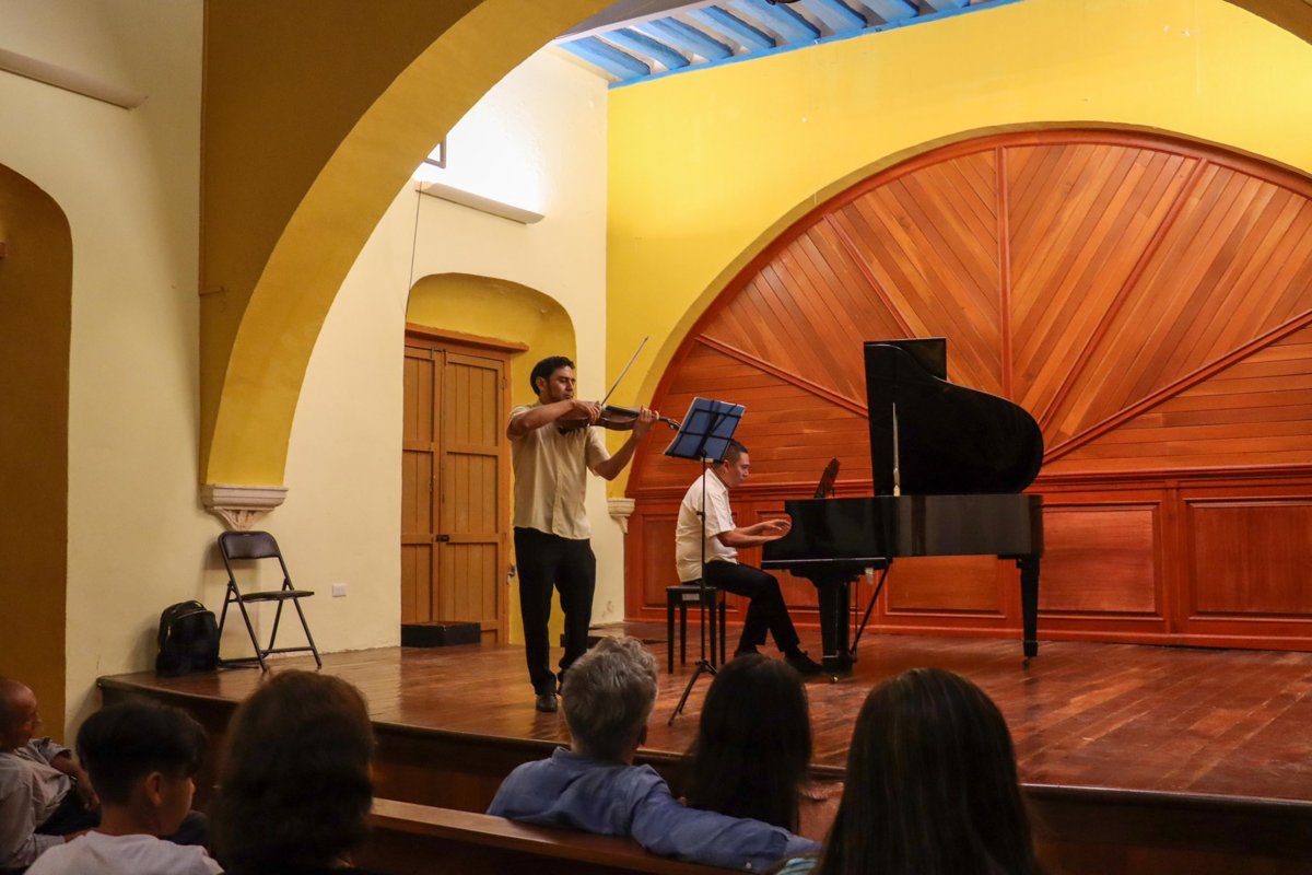 VIOLA, FAGOT Y PIANO SE ENCUENTRAN EN CONCIERTO DIDÁCTICO MEXICANO COLOMBIANO