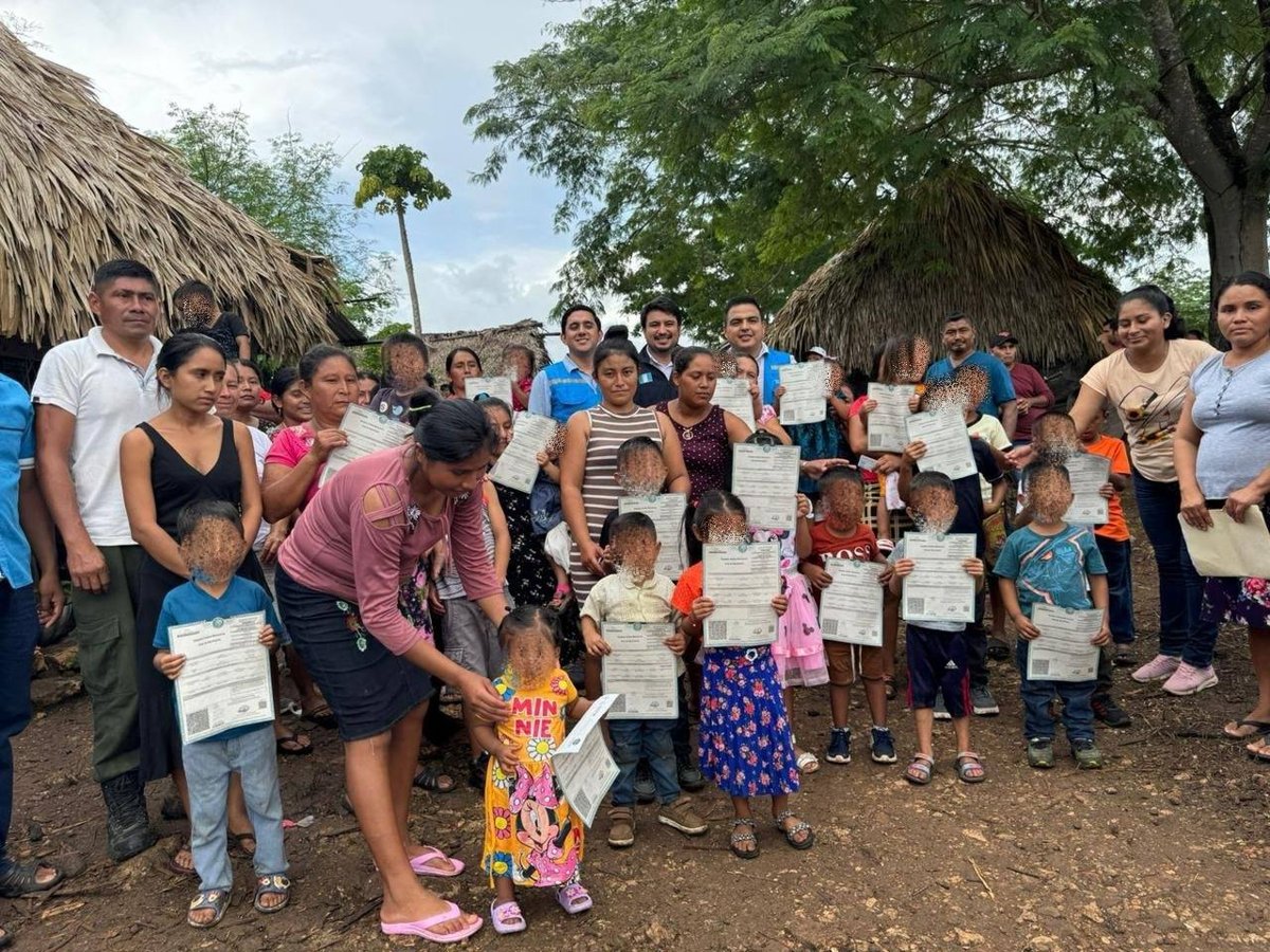 ENTREGAN ACTAS DE NACIMIENTO GESTIONADAS POR LA SECRETARÍA DE INCLUSIÓN A POBLACIÓN GUATEMALTECA