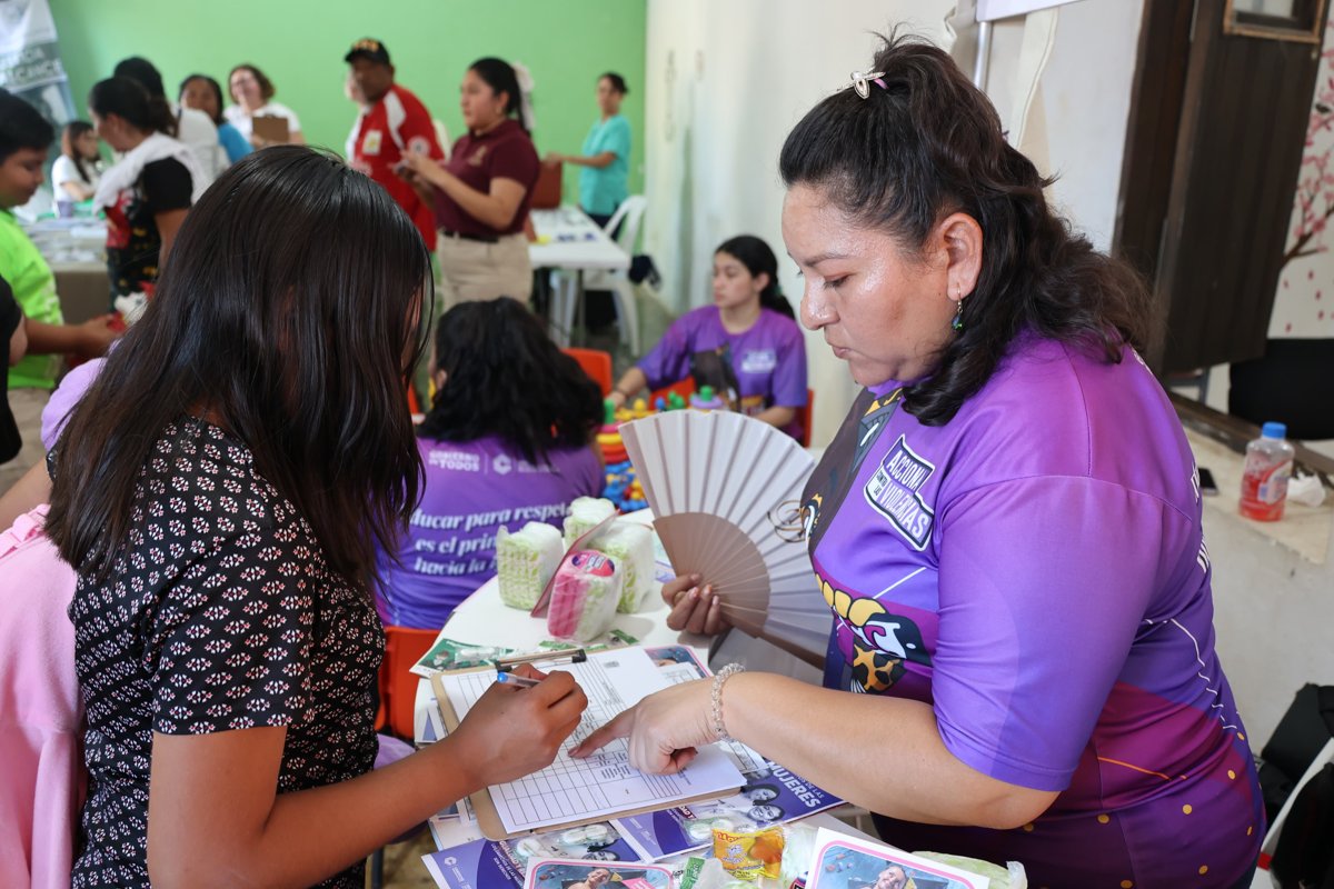 LA UNIDAD ITINERANTE “LA VIOLETA” BRINDA 156 SERVICIOS GRATUITOS A MUJERES
