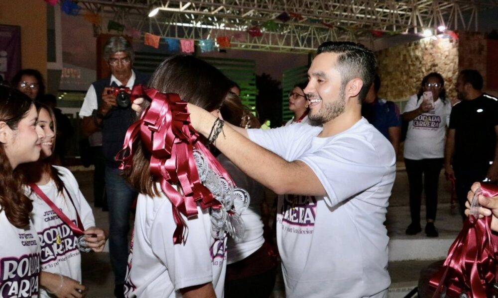 JUVENTUDES PARTICIPAN EN RODADA Y CARRERA POR EL DÍA DE MUERTOS