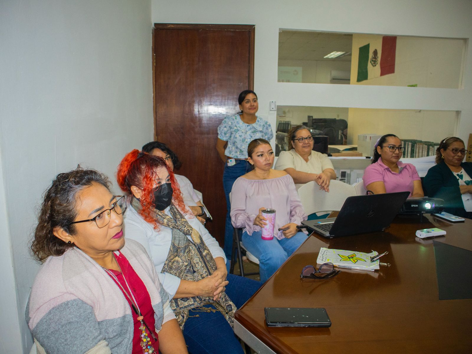 CURSO MUJERES APOYANDO A MUJERES: SORORIDAD