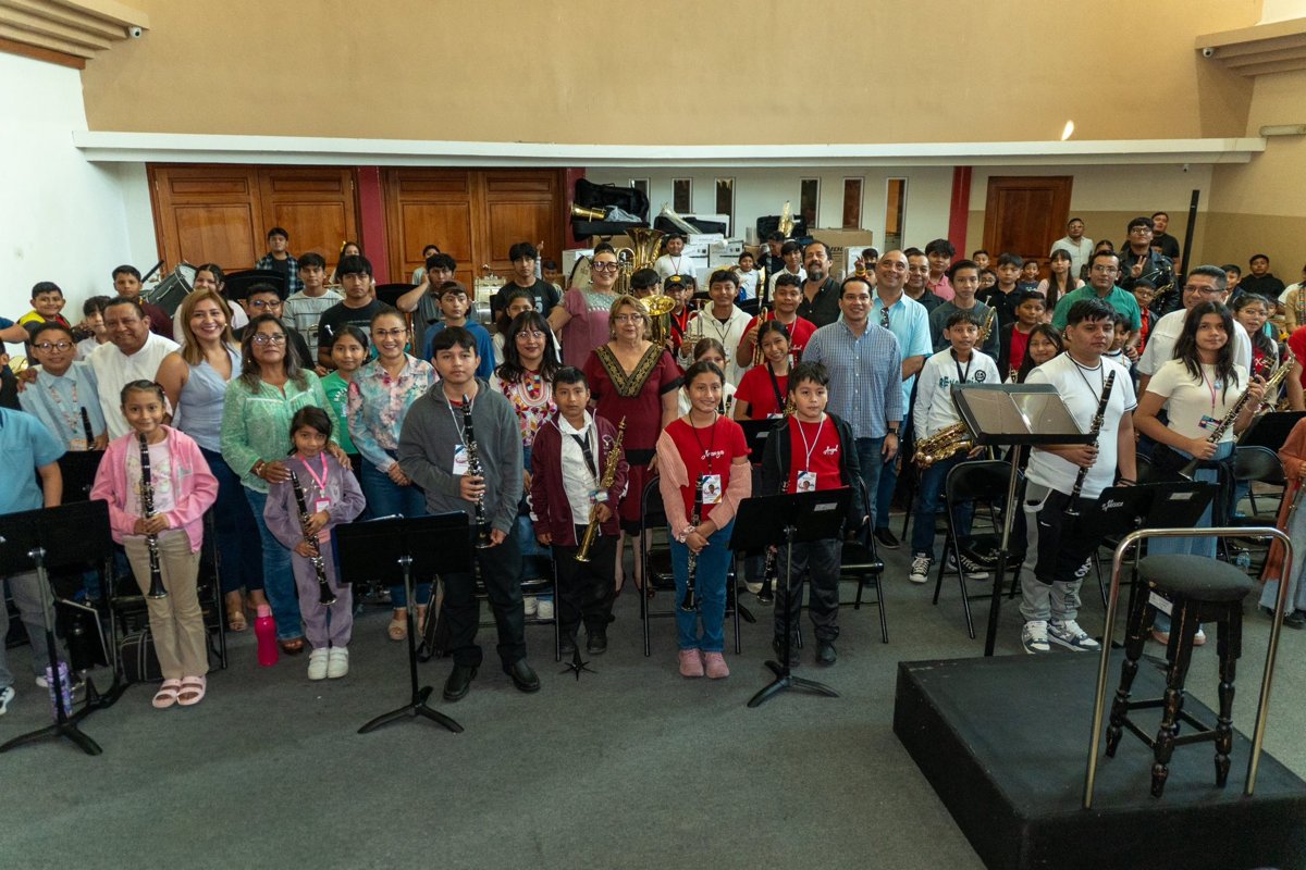 INSTITUTO DE CULTURA Y ARTES DEL ESTADO DE CAMPECHE ENTREGA INSTRUMENTOS MUSICALES A BANDAS COMUNITARIAS