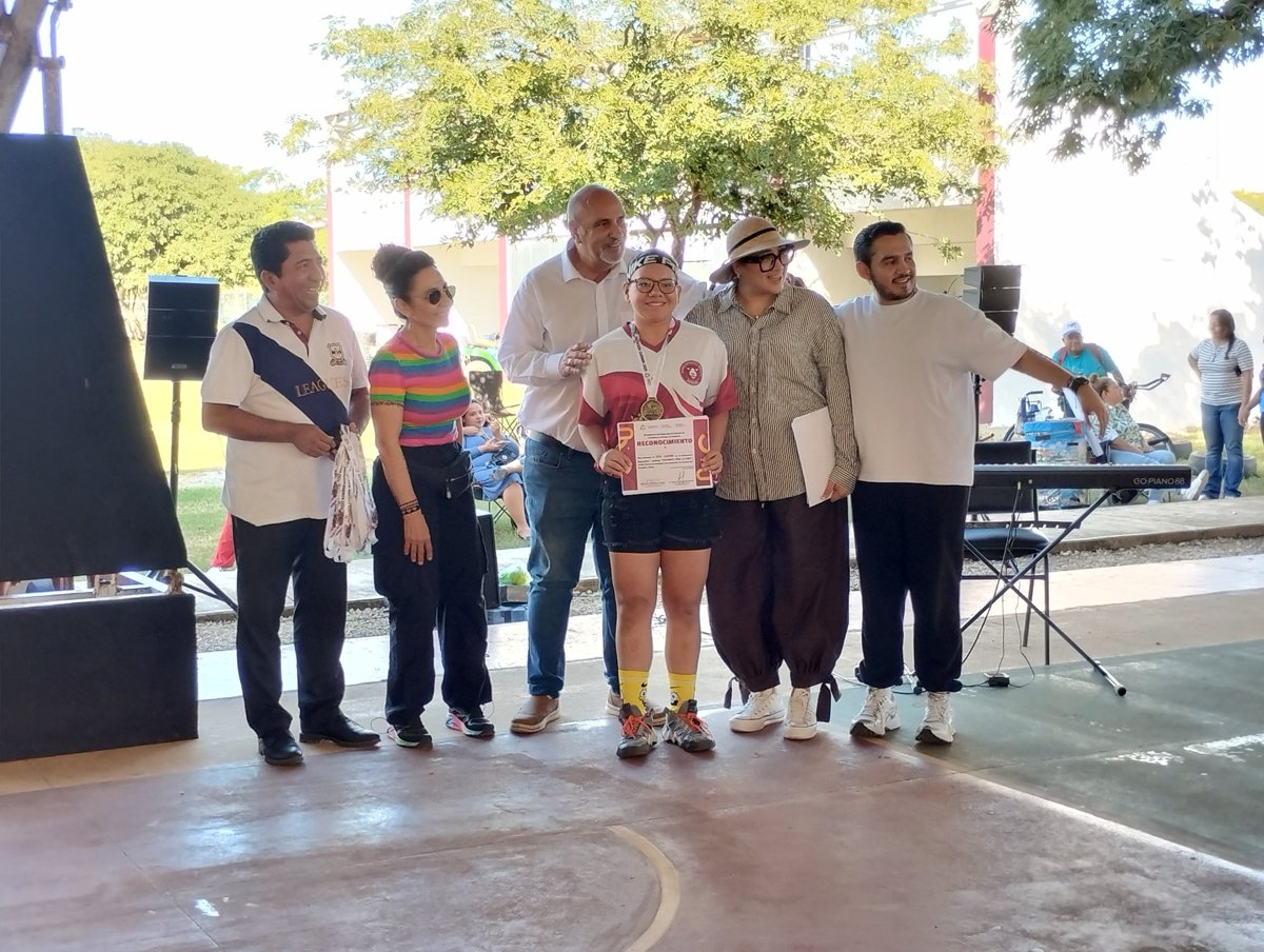 MÁS DE 300 ATLETAS VIVEN UNA JORNADA DE UNIÓN, DEPORTE Y CULTURA POR LA PAZ