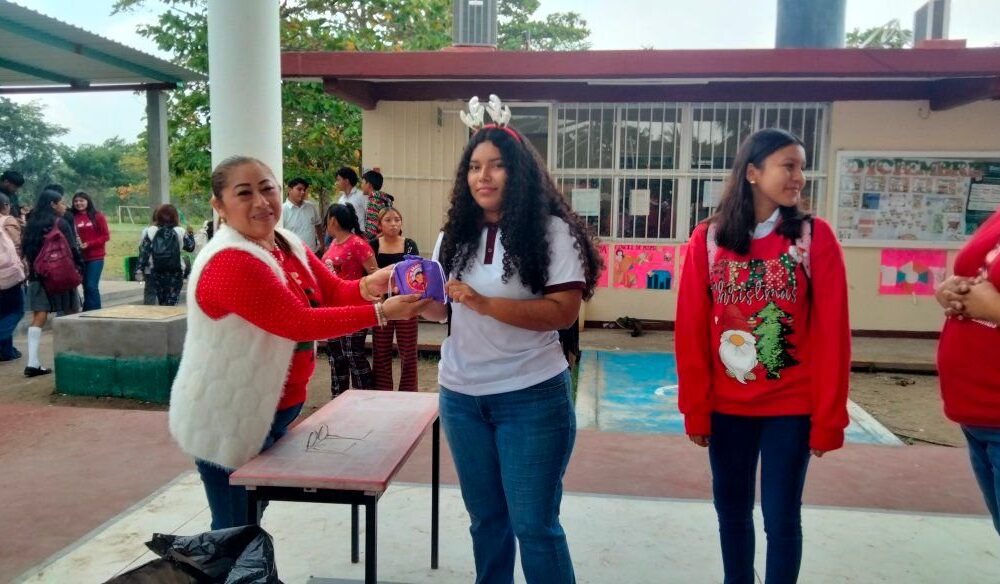 ESTRATEGIA NACIONAL POR UNA MENSTRUACIÓN DIGNA EN EL COBACAM