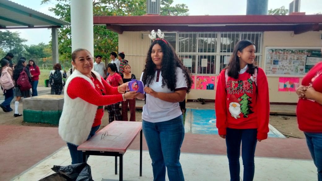 ESTRATEGIA NACIONAL POR UNA MENSTRUACIÓN DIGNA EN EL COBACAM