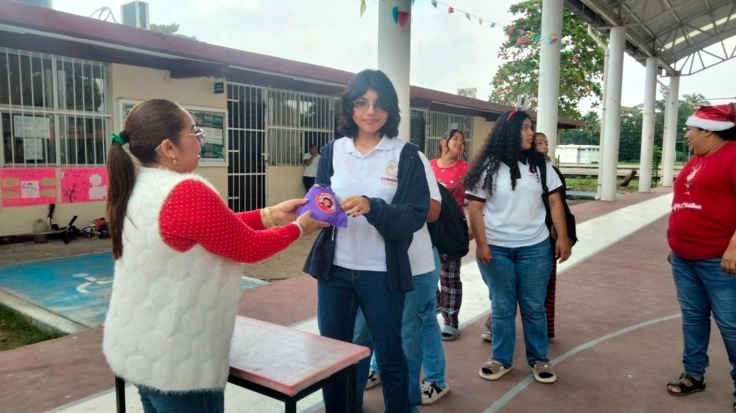 ESTRATEGIA NACIONAL POR UNA MENSTRUACIÓN DIGNA EN EL COBACAM