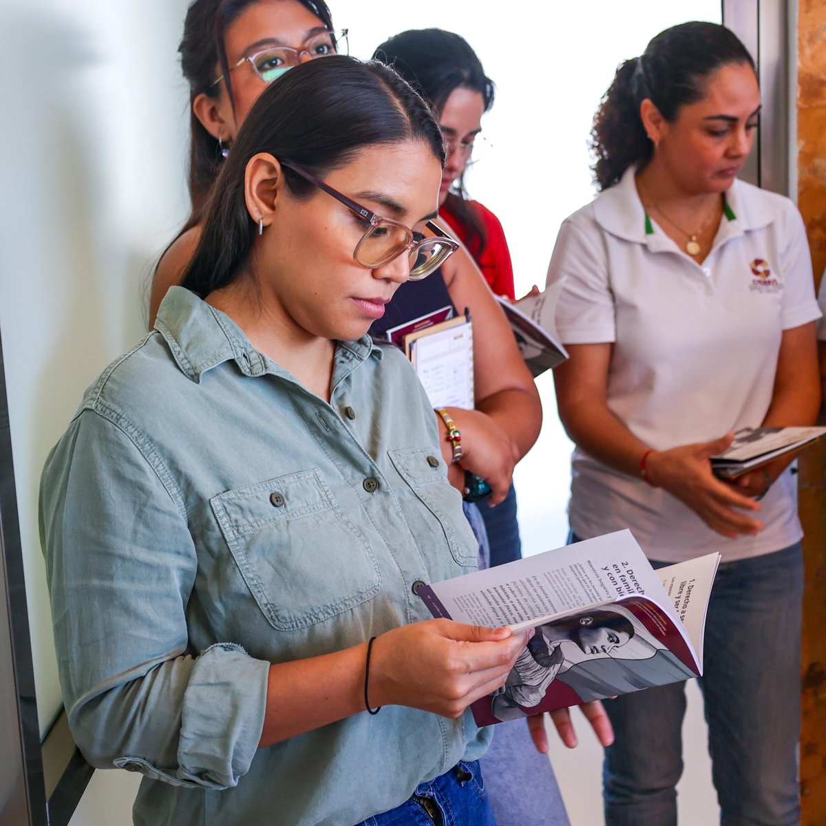 IMEC PRESENTA LA CARTILLA DE DERECHOS DE LAS MUJERES EN LA COMISIÓN ESTATAL DE DESARROLLO DE SUELO Y VIVIENDA