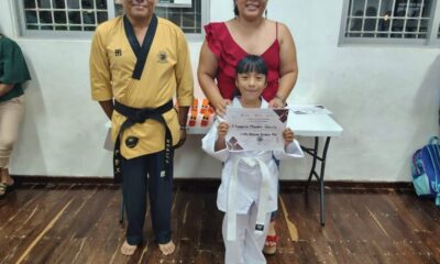 EL CENTRO DE DESARROLLO COMUNITARIO ESPERANZA RECONOCE A SU PRIMERA GENERACIÓN DE TAEKWONDO