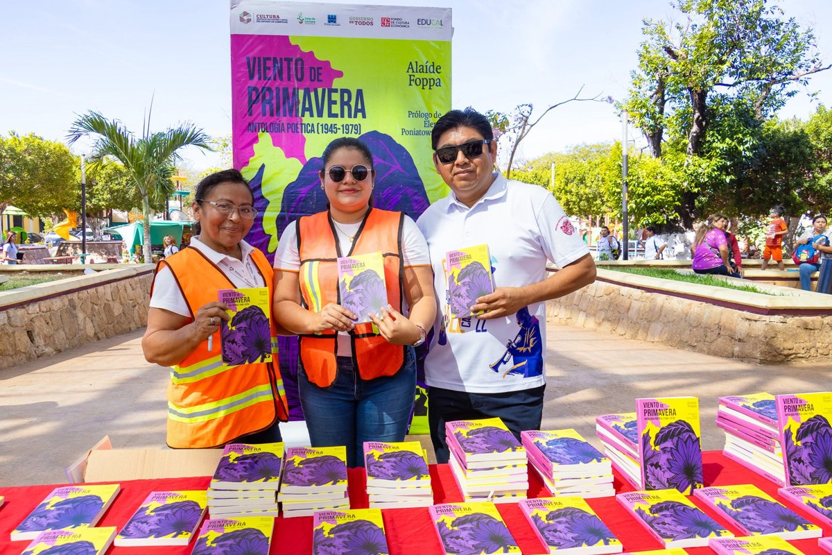 CAMPECHE ENTREGA 3,000 EJEMPLARES DE LA COLECCIÓN “25 PARA EL 25"