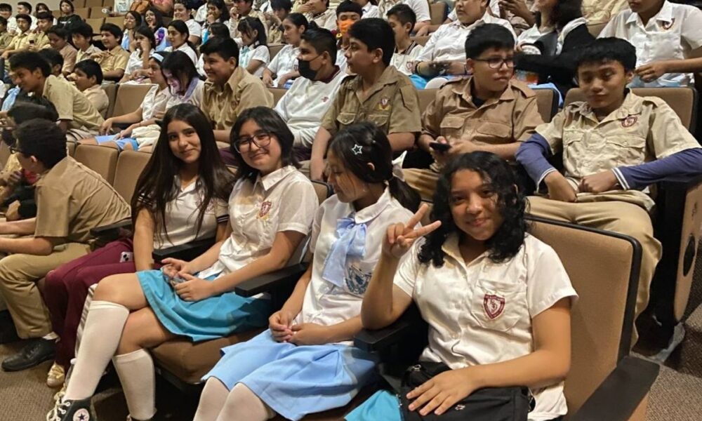 "LO QUE QUEDA DE NOSOTROS" DA INICIO A LA TEMPORADA DE ARTES ESCÉNICAS EN LA ESCUELA, EN CAMPECHE