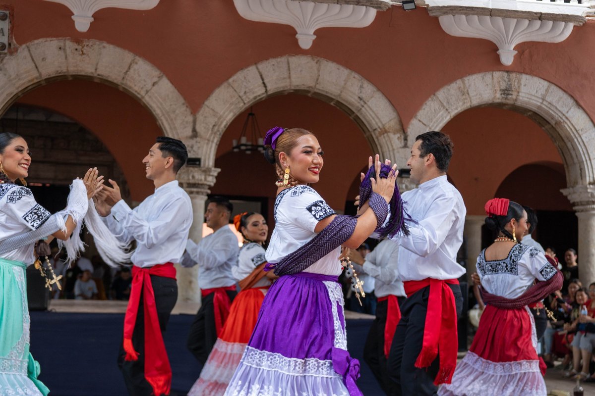 CAMPECHE ENALTECE SU TRADICIÓN DANCÍSTICA EN FESTIVAL NACIONAL