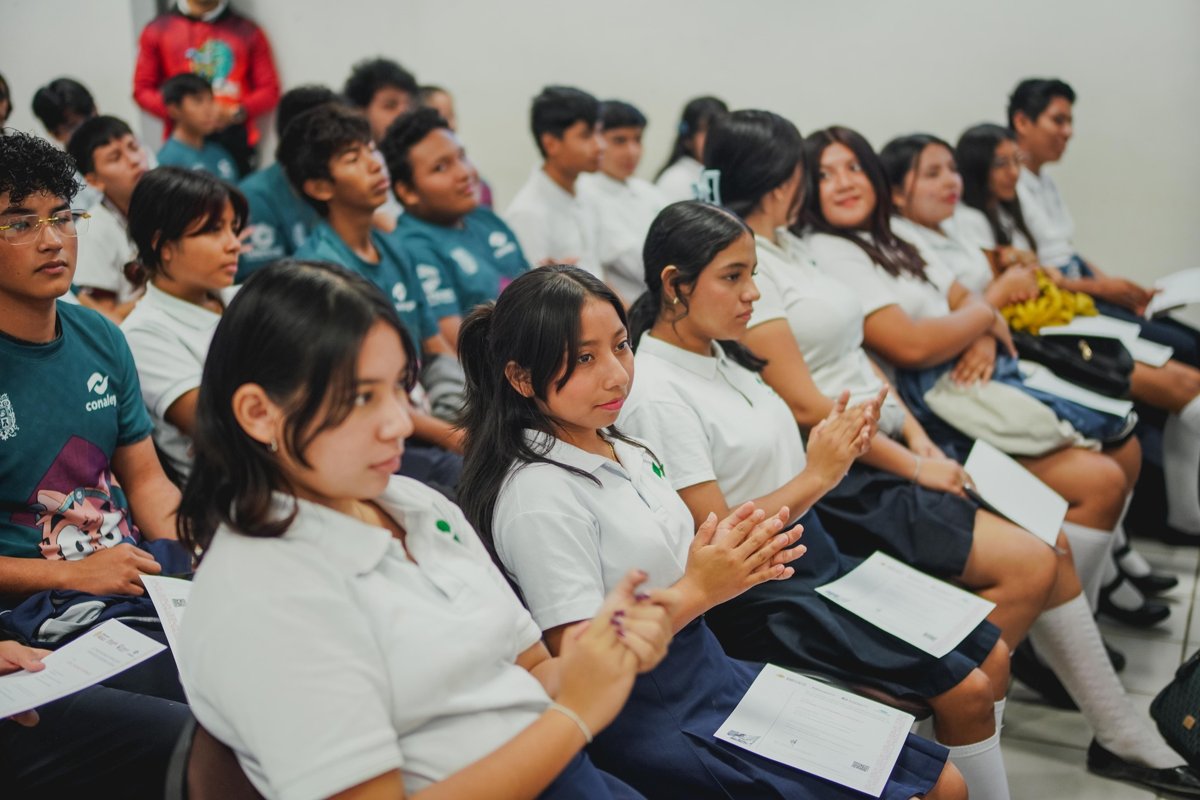 ENTREGA DE 269 CERTIFICACIONES LABORALES EN CONALEP PLANTEL CAMPECHE