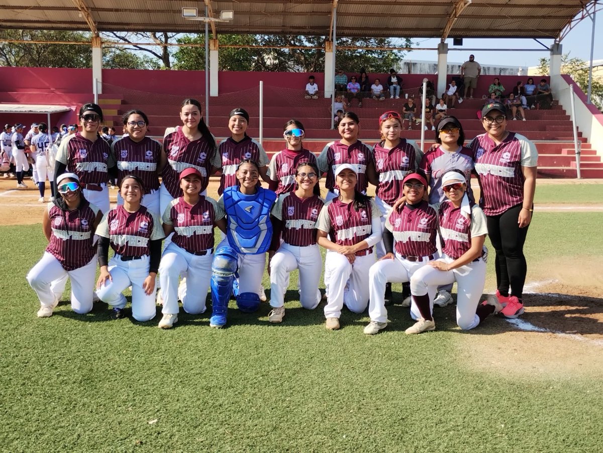 CAMPECHE TIENE JORNADA POSITIVA AL INICIAR EL MACRO REGIONAL DE SÓFTBOL