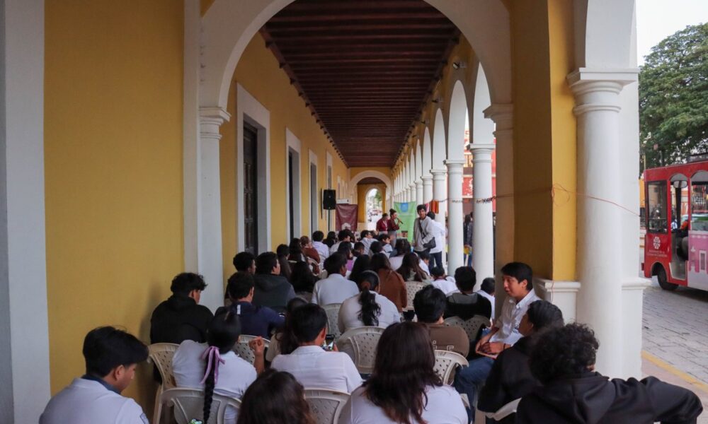 PRESENTAN LEYENDAS DE HAMPOLOL, EN EL DÍA NACIONAL DEL LIBRO