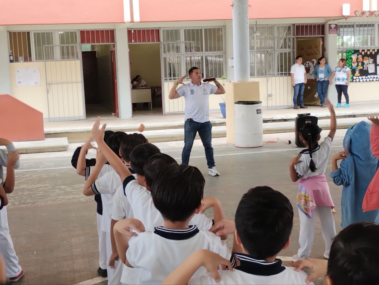 PRIMARIA JUAN ESCUTIA Y SECUNDARIA TÉCNICA #1 SE SUMAN A LA GRAN CLASE DE BOXEO