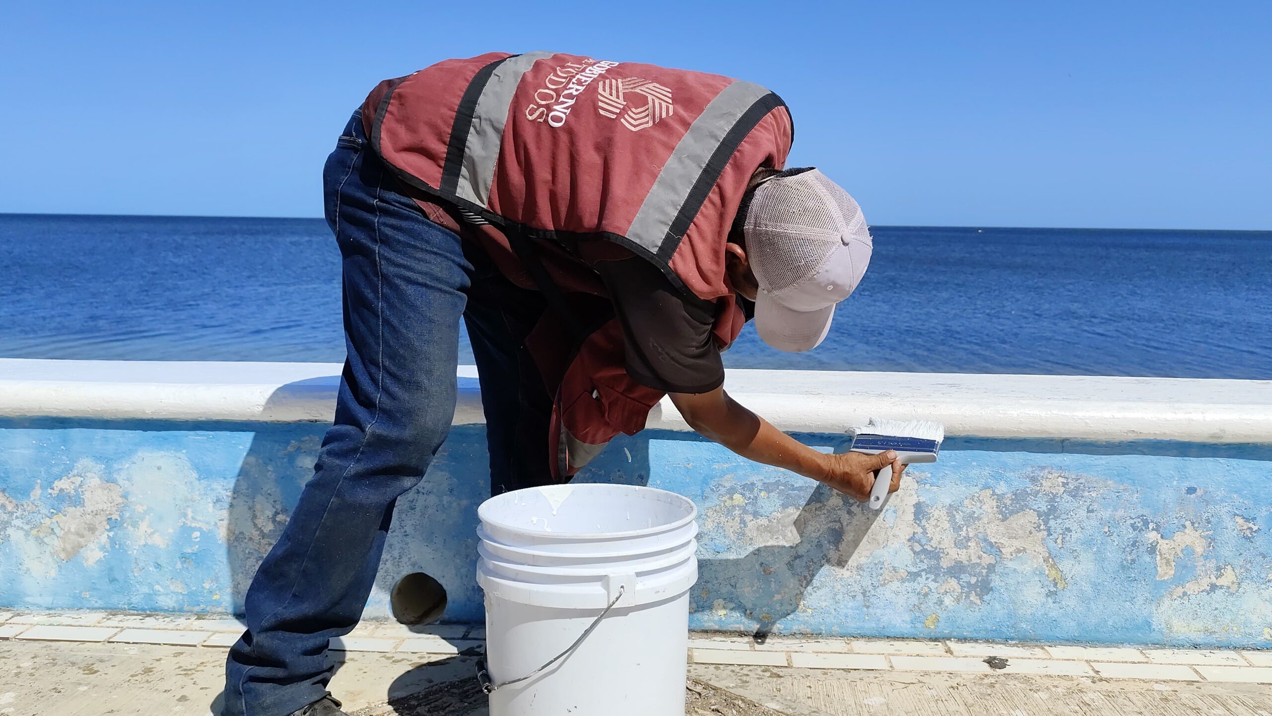 PINTURA Y RESANE EN ZONA DE COCTELEROS
