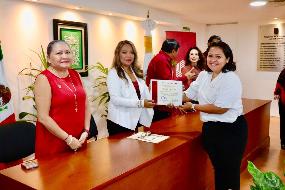 ENTREGA DE CONSTANCIAS DEL DIPLOMADO DE GESTION DOCUMENTAL Y ADMINISTRACIÓN DE ARCHIVOS A SERVIDORES PÚBLICOS DE LA SEDUC