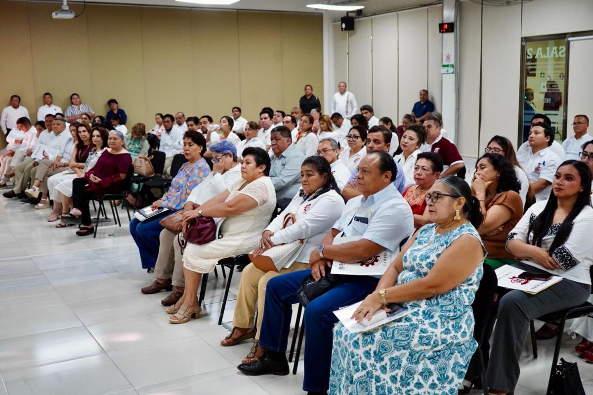 CLAUSURAN REUNIÓN ESTATAL DE DIRECTIVOS DE LA DGETI CAMPECHE