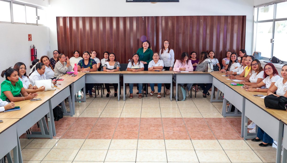 CAPACITAN A PROFESIONISTAS DE LOS CENTROS LIBRE EN INTERVENCIÓN PSICOLÓGICA Y DE TRABAJO SOCIAL