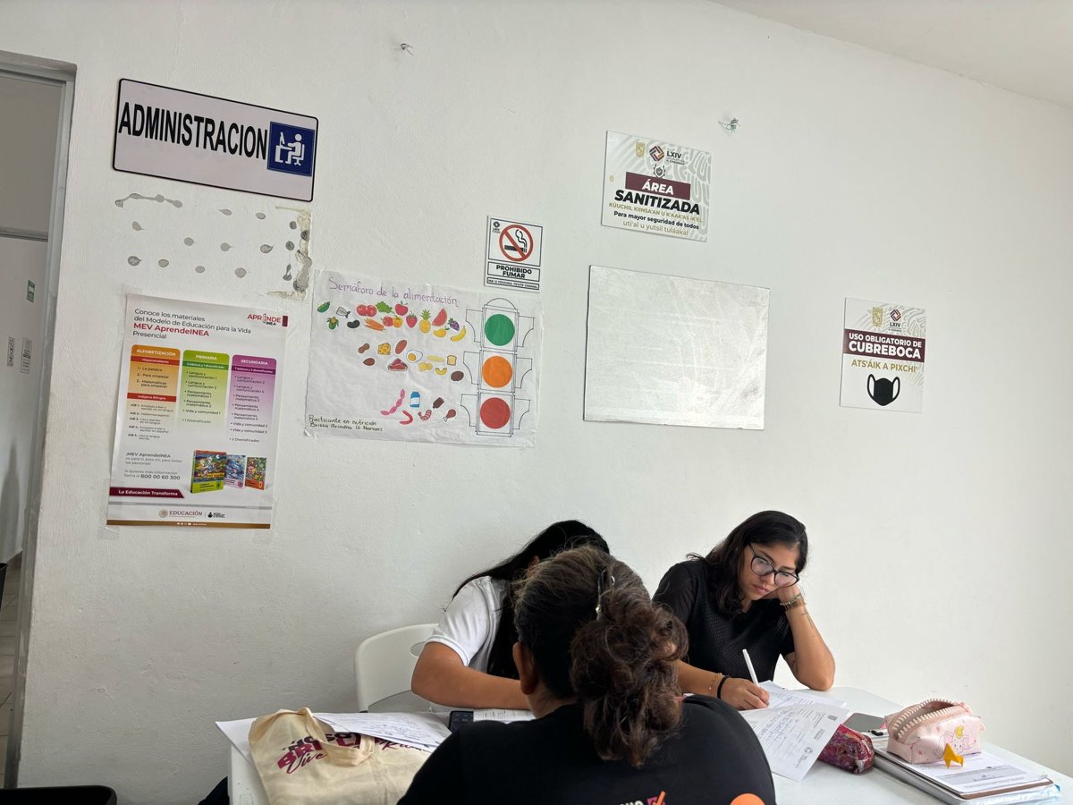 LA UNIDAD MÓVIL “LA VIOLETA” VISITA EL CENTRO DE DESARROLLO COMUNITARIO DE LA COLONIA SAN JOAQUÍN