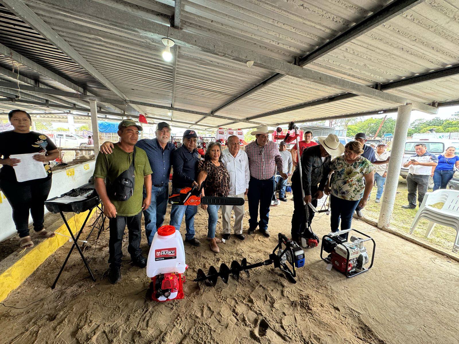 ENTREGAN EQUIPOS A BAJO COSTO EN CANDELARIA