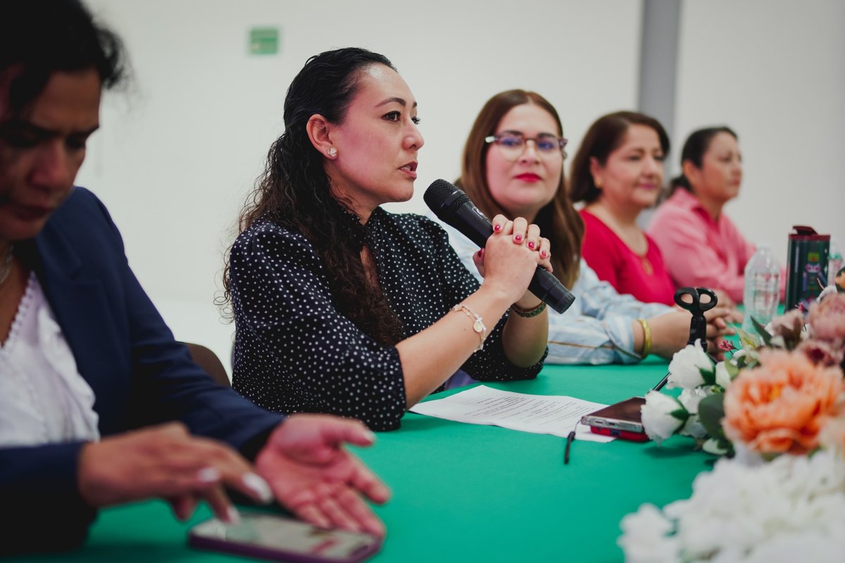 ALUMNOS DESTACADOS DEL PLANTEL CIUDAD DEL CARMEN RECIBEN BECA DE COTEMAR