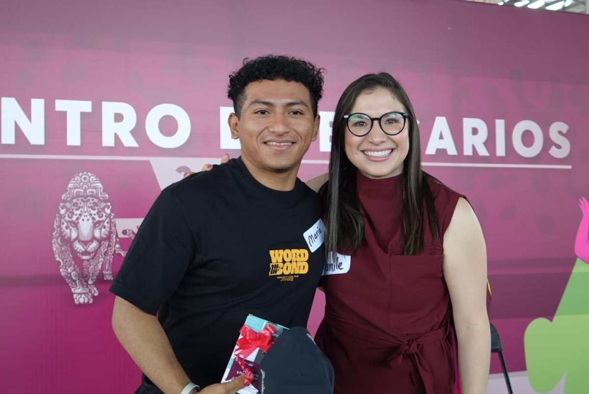 JUVENTUD CAMPECHANA SE REÚNE EN EL ENCUENTRO DE BECARIOS 2025